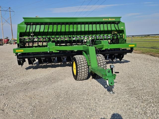 Image of John Deere 1560 equipment image 1