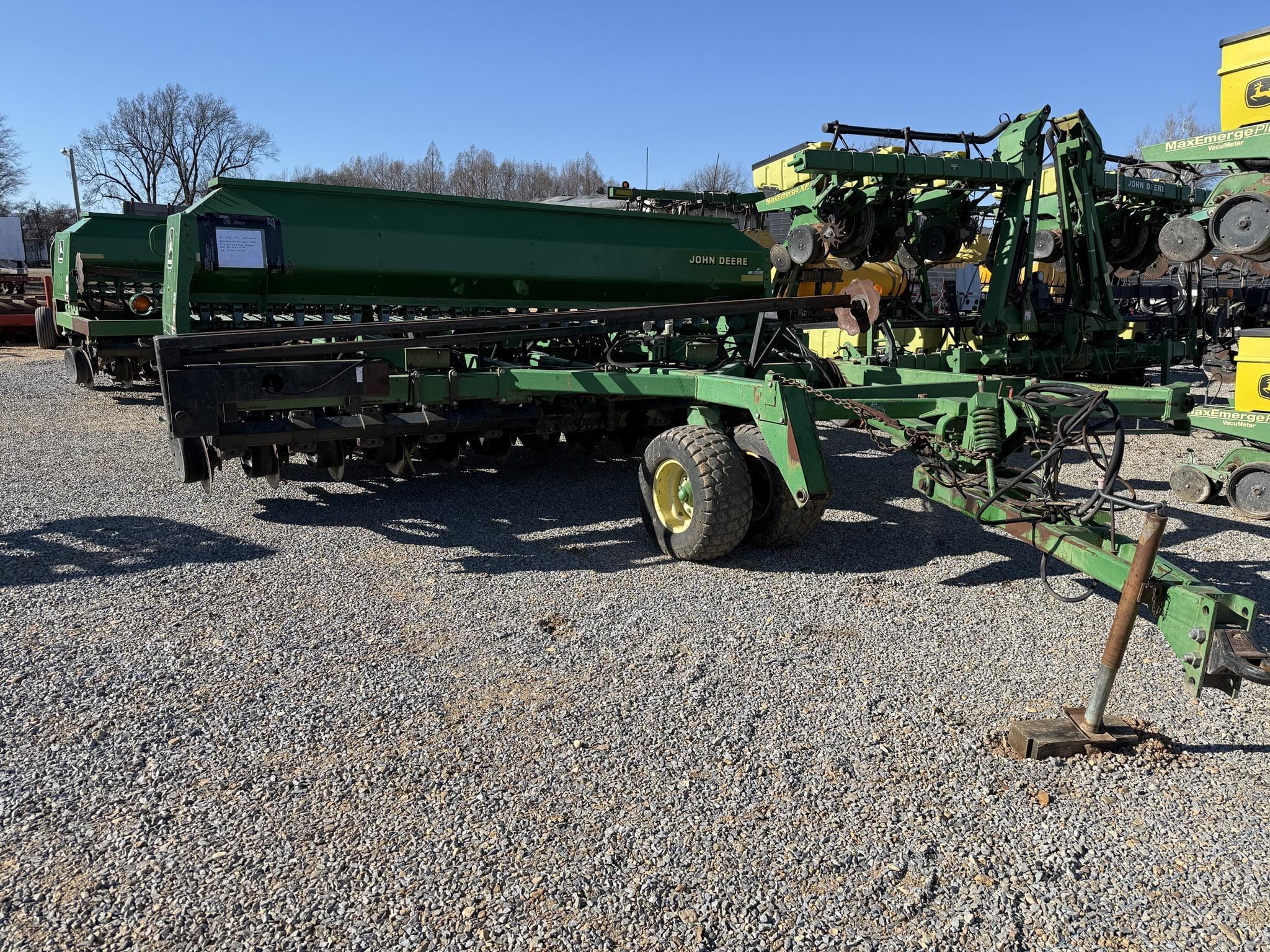 John Deere 1560 Equipment Image0