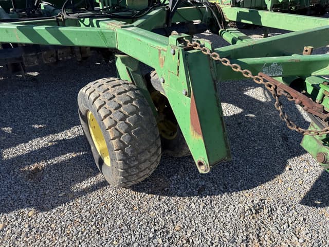 Image of John Deere 1560 equipment image 4