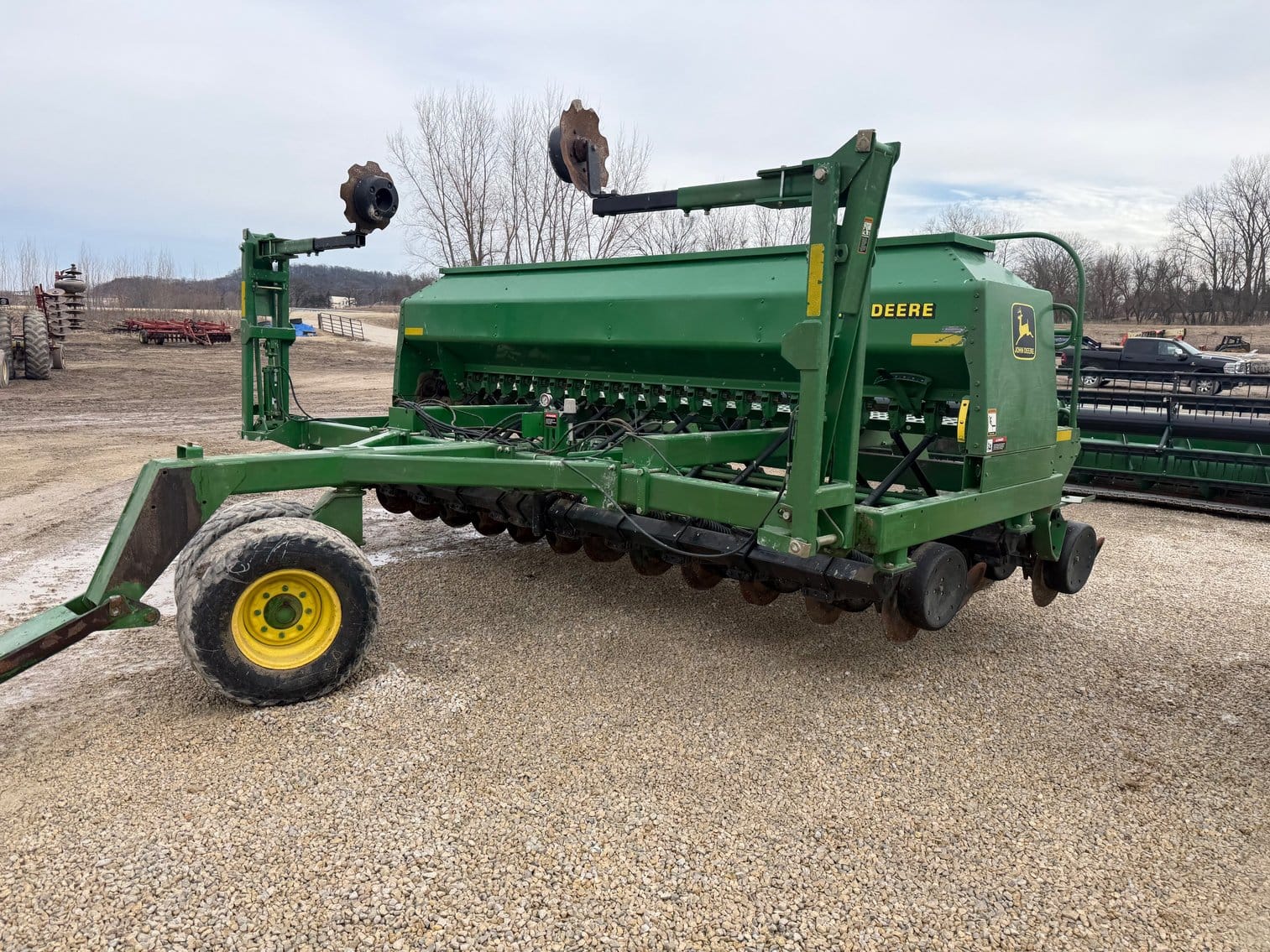 John Deere 1560 Equipment Image0