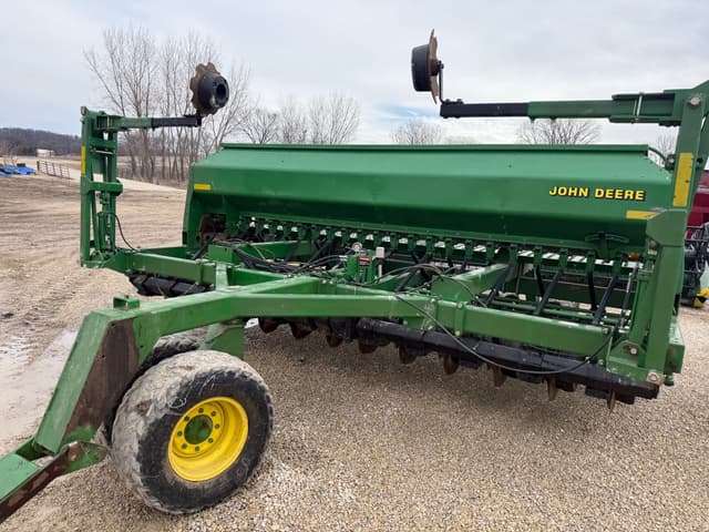 Image of John Deere 1560 equipment image 1