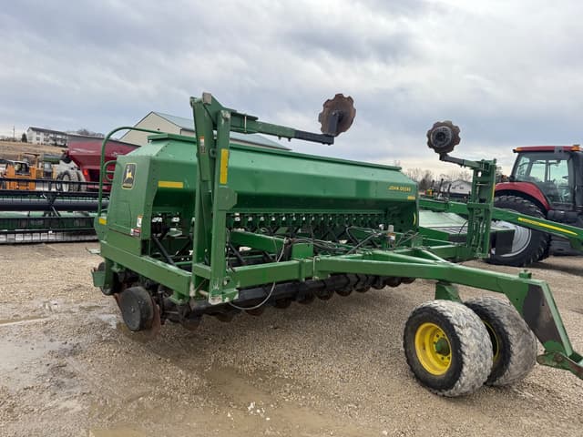 Image of John Deere 1560 equipment image 3