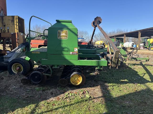 Image of John Deere 1560 equipment image 1