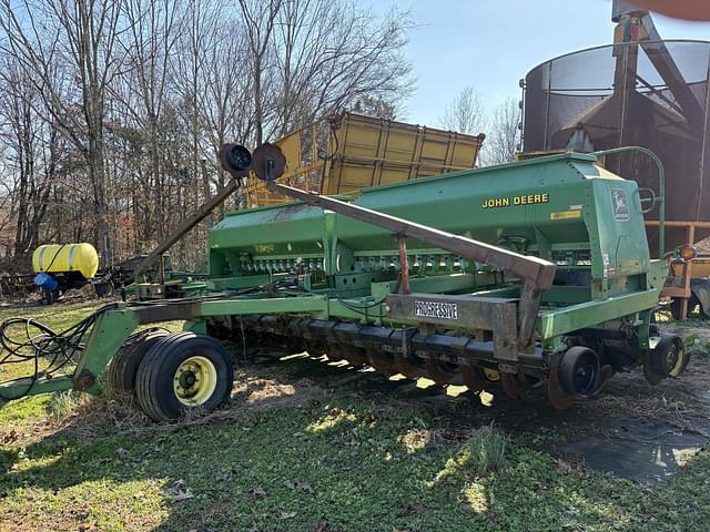 Image of John Deere 1560 equipment image 4