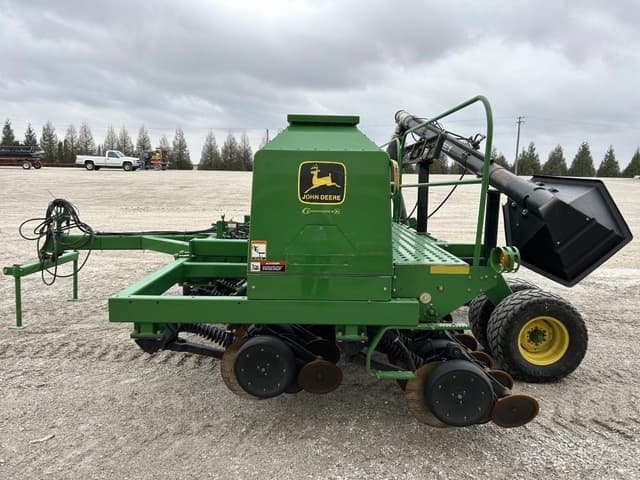 Image of John Deere 1560 equipment image 4