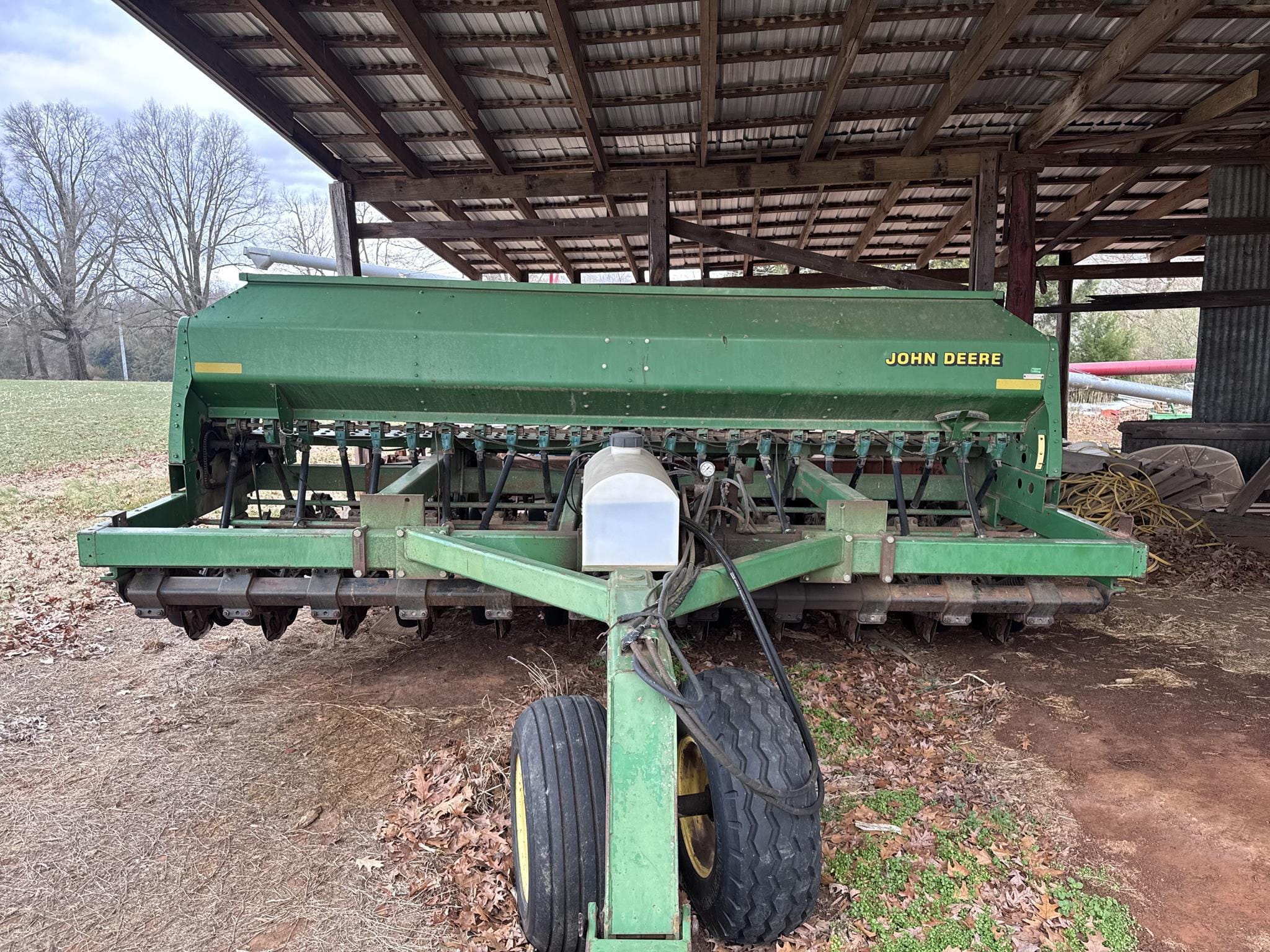 John Deere 1560 Equipment Image0