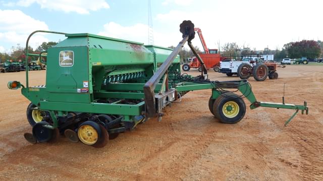 Image of John Deere 1560 equipment image 2