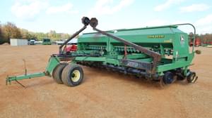 John Deere 1560 Image