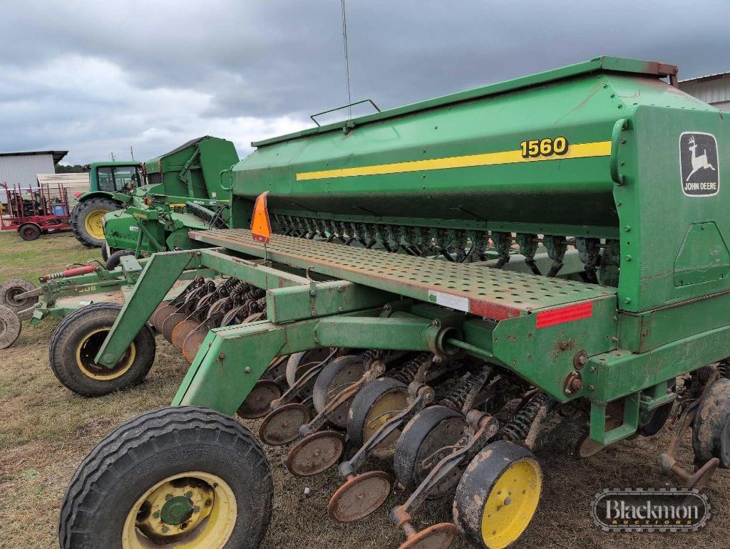 Image of John Deere 1560 Image 1