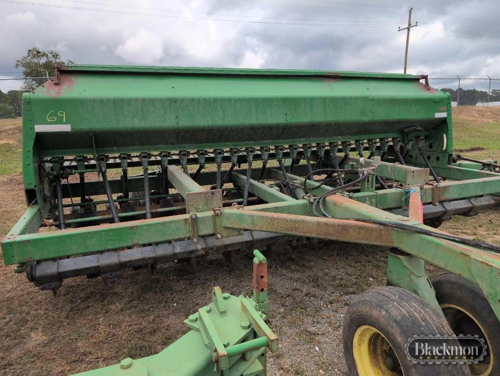 Image of John Deere 1560 Image 0