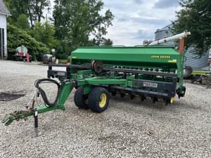 John Deere 1560 Image