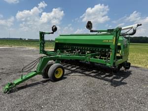 John Deere 1560 Image
