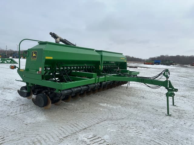 Image of John Deere 1560 equipment image 4