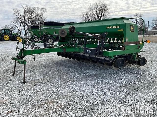 Image of John Deere 1560 equipment image 1