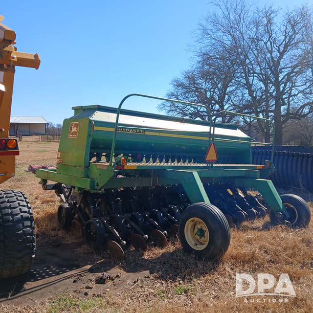 Image of John Deere 1560 equipment image 1