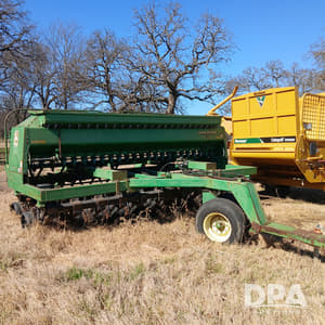 John Deere 1560 Image