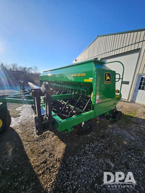 Image of John Deere 1560 equipment image 4
