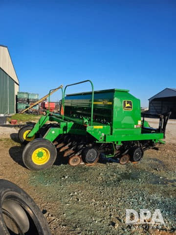 Image of John Deere 1560 equipment image 1