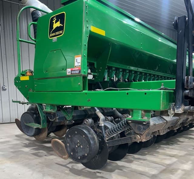 Image of John Deere 1560 equipment image 1