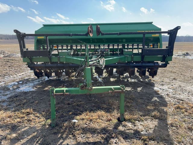 Image of John Deere 1560 equipment image 2