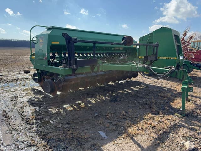 Image of John Deere 1560 equipment image 1