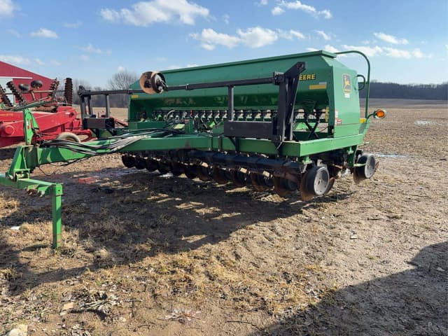 Image of John Deere 1560 equipment image 3