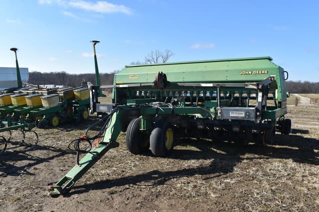 Image of John Deere 1560 equipment image 2