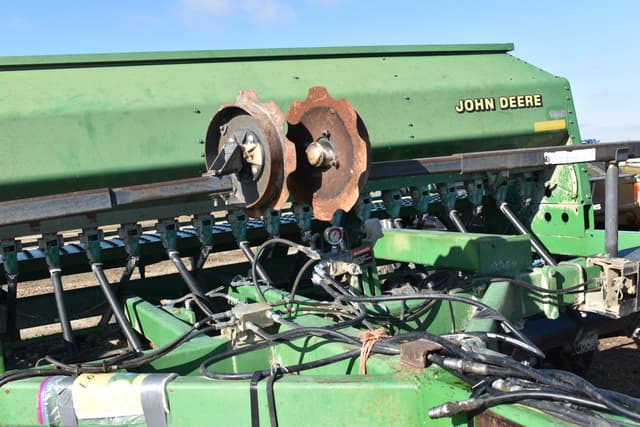 Image of John Deere 1560 equipment image 4