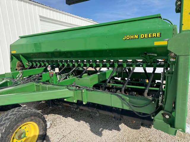 Image of John Deere 1560 equipment image 1