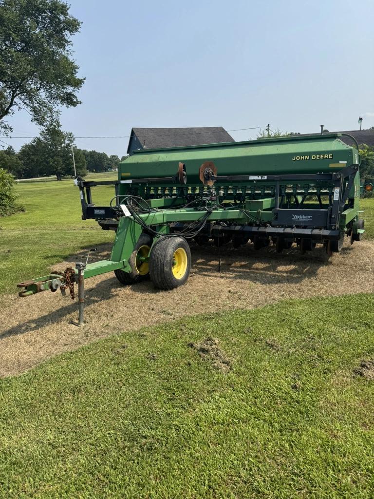 Image of John Deere 1560 Primary image