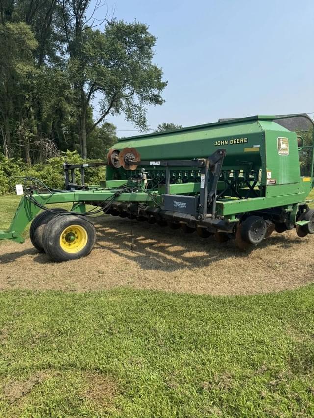 Image of John Deere 1560 equipment image 1