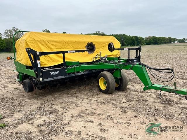Image of John Deere 1500 equipment image 1