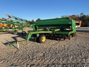 John Deere 1560 Image