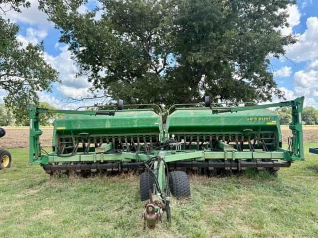 Image of John Deere 1560 equipment image 1