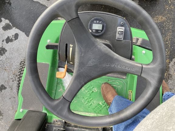 Image of John Deere 1570 equipment image 3