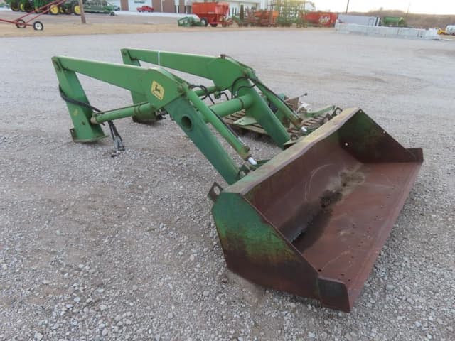 Image of John Deere 158 equipment image 2