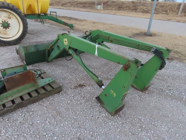 Image of John Deere 158 equipment image 4