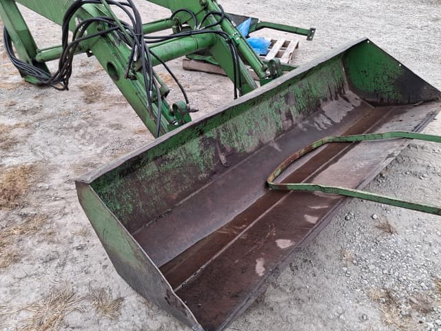 Image of John Deere 158 equipment image 2