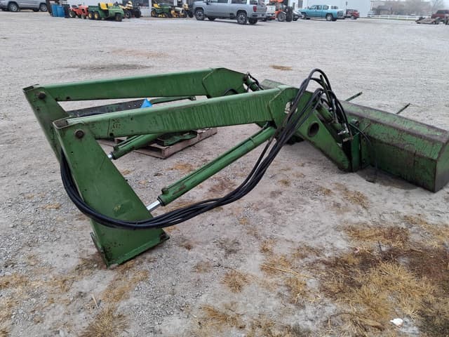 Image of John Deere 158 equipment image 4