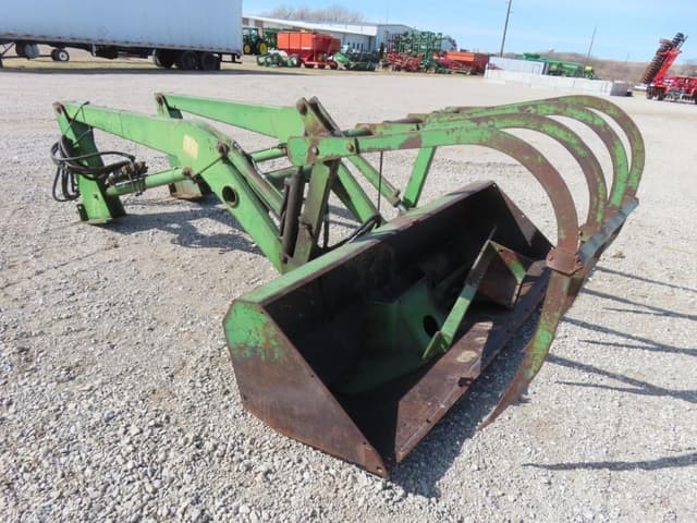 Image of John Deere 158 equipment image 2