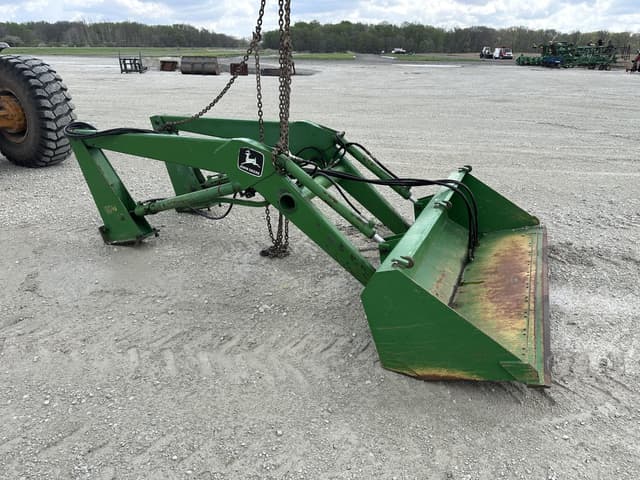 Image of John Deere 158 equipment image 2