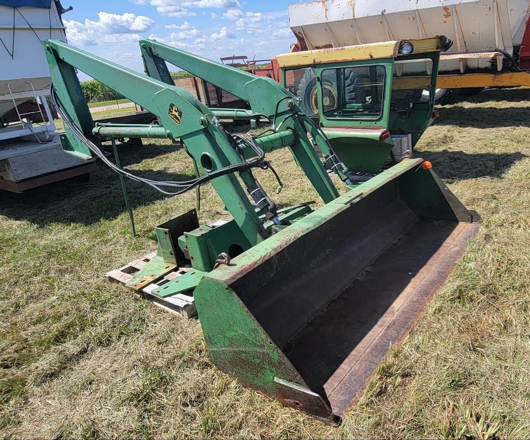 Image of John Deere 158 Image 1
