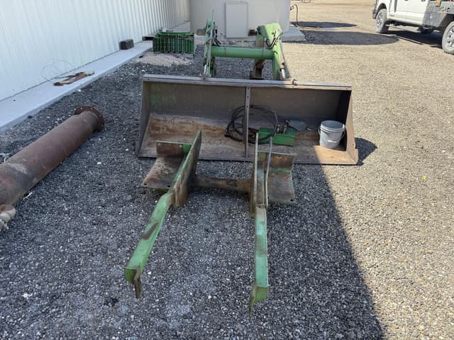 Image of John Deere 158 equipment image 4
