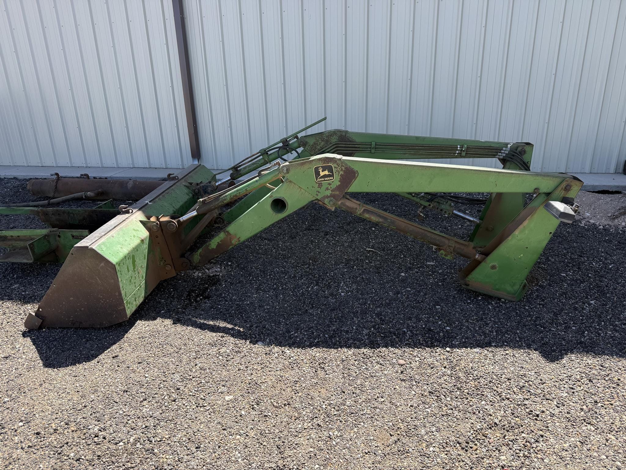 John Deere 158 Equipment Image0