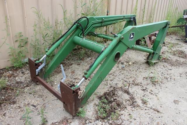 Image of John Deere 158 equipment image 2