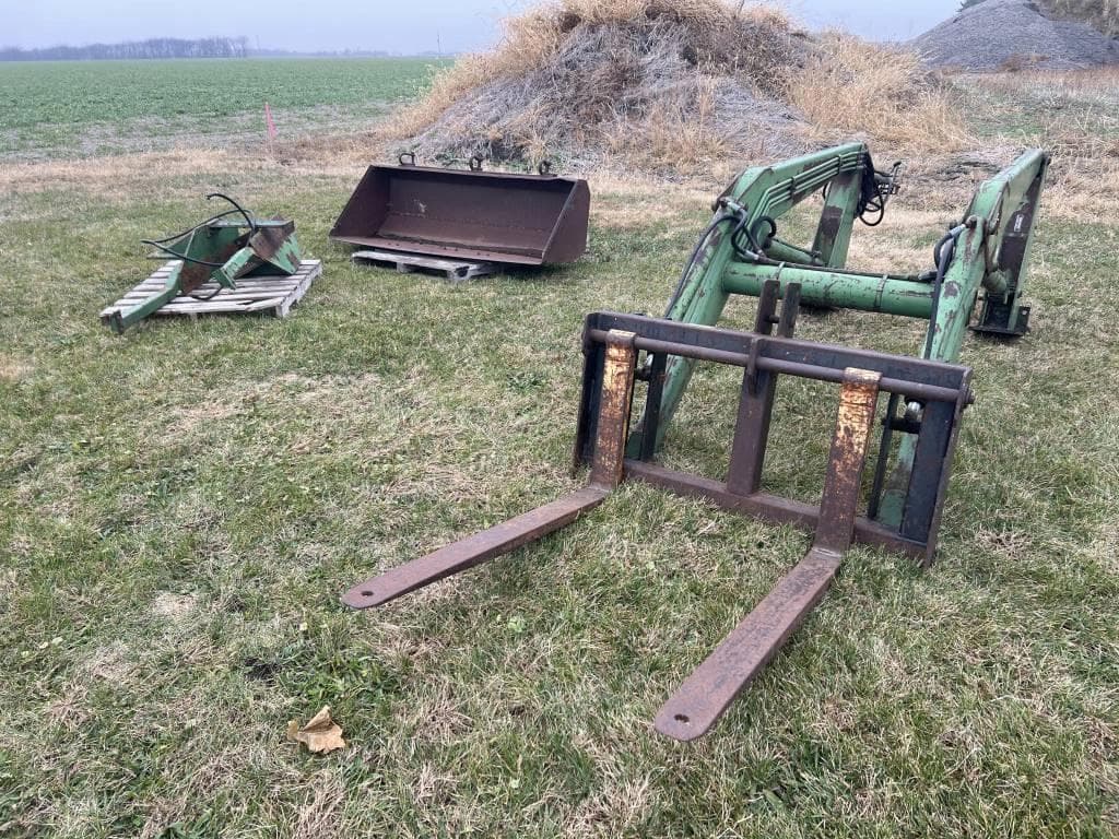 Image of John Deere 158 Primary image