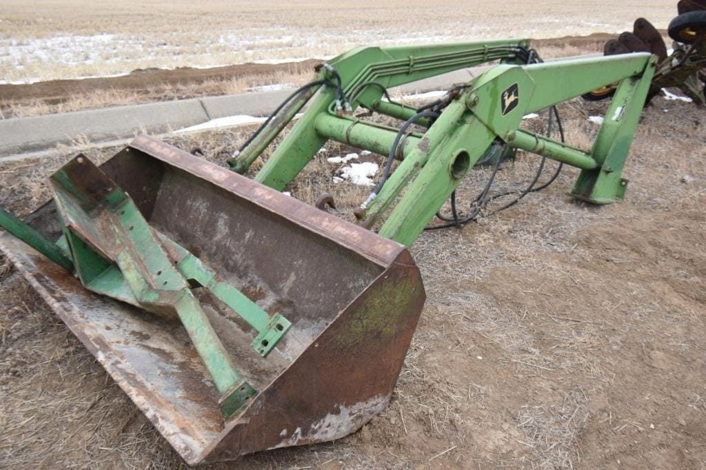 Main image John Deere 158