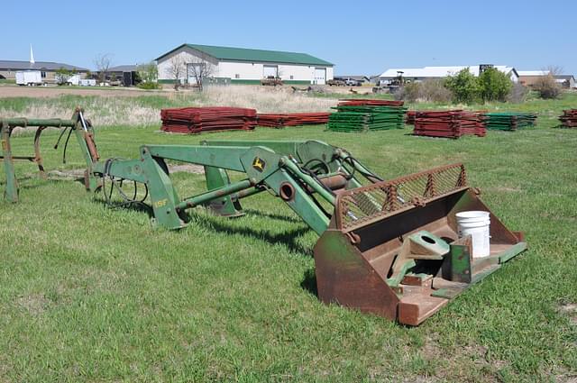 Image of John Deere 158 equipment image 1