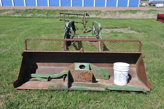 Image of John Deere 158 equipment image 2