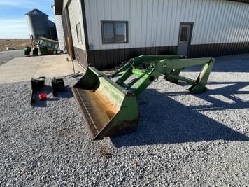 Main image John Deere 158